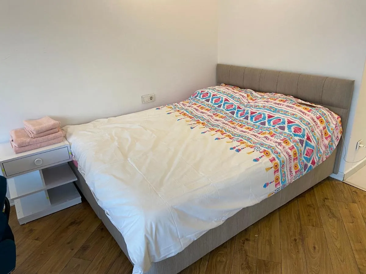 Apartamento Cosy House Pool-Gym-Wifi-Air Conditioner-Car Park Estambul Turquía