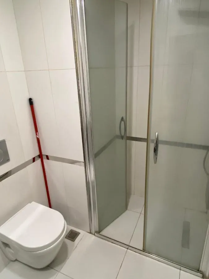 Apartamento Cosy House Pool-Gym-Wifi-Air Conditioner-Car Park Estambul Turquía